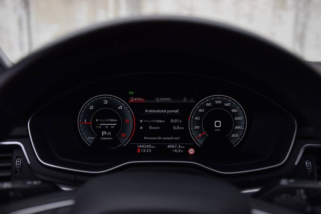 Audi A4 Allroad 40 2.0 TDI mHEV quattro S tronic, ÚPLNÁ SERVISNÁ HISTÓRIA