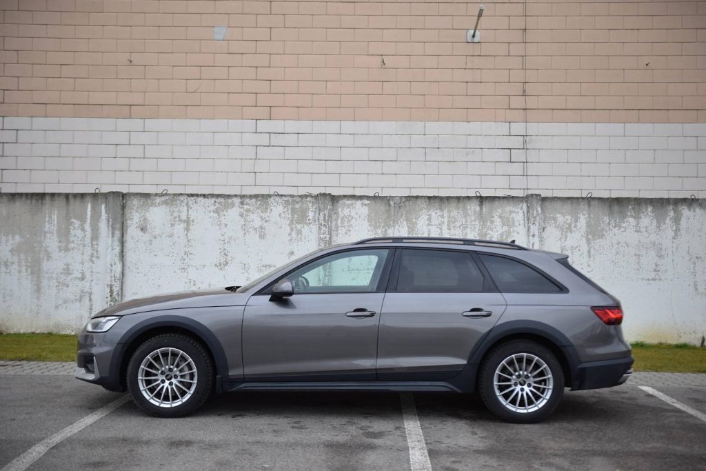 Audi A4 Allroad 40 2.0 TDI mHEV quattro S tronic, ÚPLNÁ SERVISNÁ HISTÓRIA