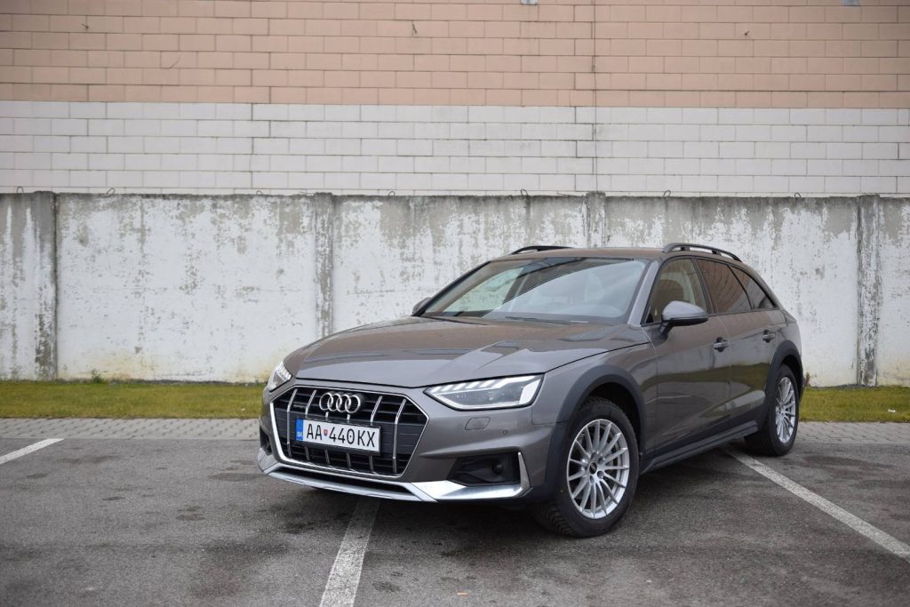 Audi A4 Allroad 40 2.0 TDI mHEV quattro S tronic, ÚPLNÁ SERVISNÁ HISTÓRIA