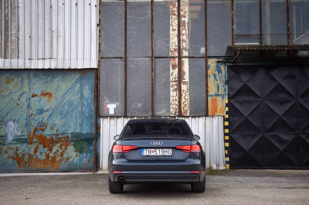 Audi A4 2.0 TDI S-LINE, PREVERENÉ VYMENENÉ ROZVODY BRZDY OLEJ a FILTRE SERVISNÁ KNIHA