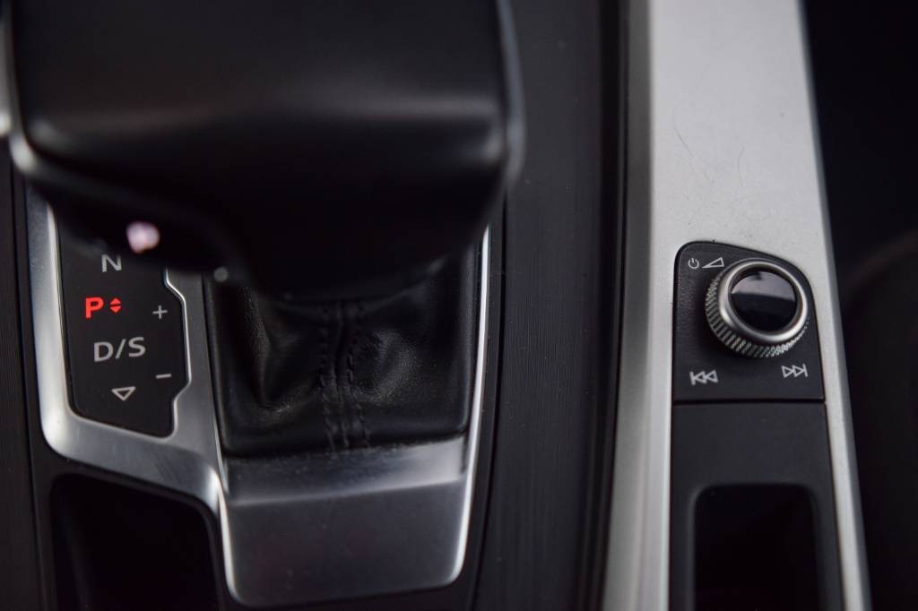 Audi A4 2.0 TDI S-LINE, PREVERENÉ VYMENENÉ ROZVODY BRZDY OLEJ a FILTRE SERVISNÁ KNIHA