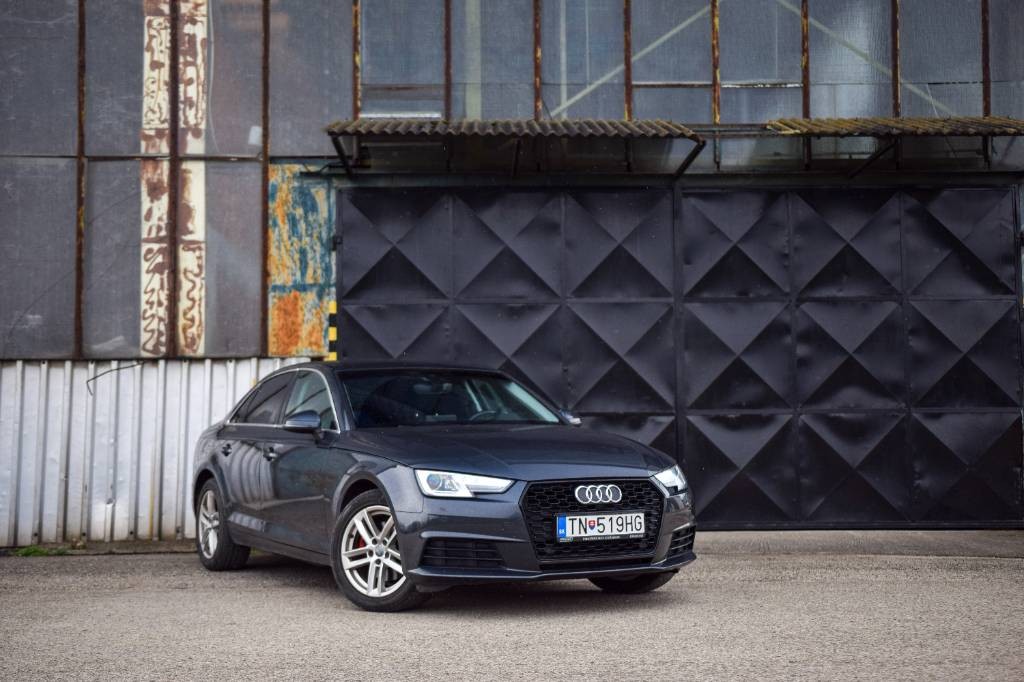 Audi A4 2.0 TDI S-LINE, PREVERENÉ VYMENENÉ ROZVODY BRZDY OLEJ a FILTRE SERVISNÁ KNIHA